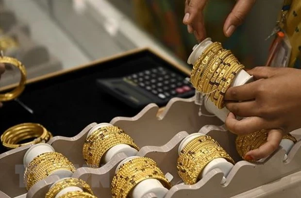 Đồ trang sức vàng được bày bán tại Chennai, Ấn Độ. 