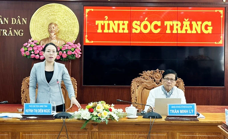Đồng chí Huỳnh Diễm Ngọc, Trưởng ban tổ chức Lễ hội Oóc Om Bóc - Đua ghe Ngo tỉnh Sóc Trăng năm 2023 phát biểu tổng kết.
