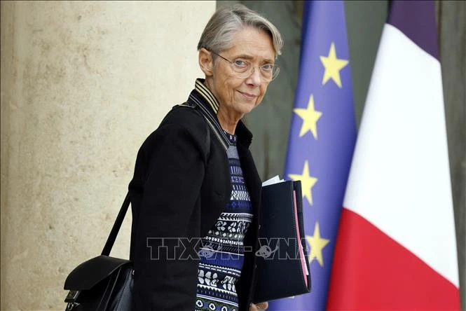 Thủ tướng Pháp Elisabeth Borne sau cuộc họp nội các tuần tại Paris, ngày 5/10/2023. (Ảnh: AFP/TTXVN)