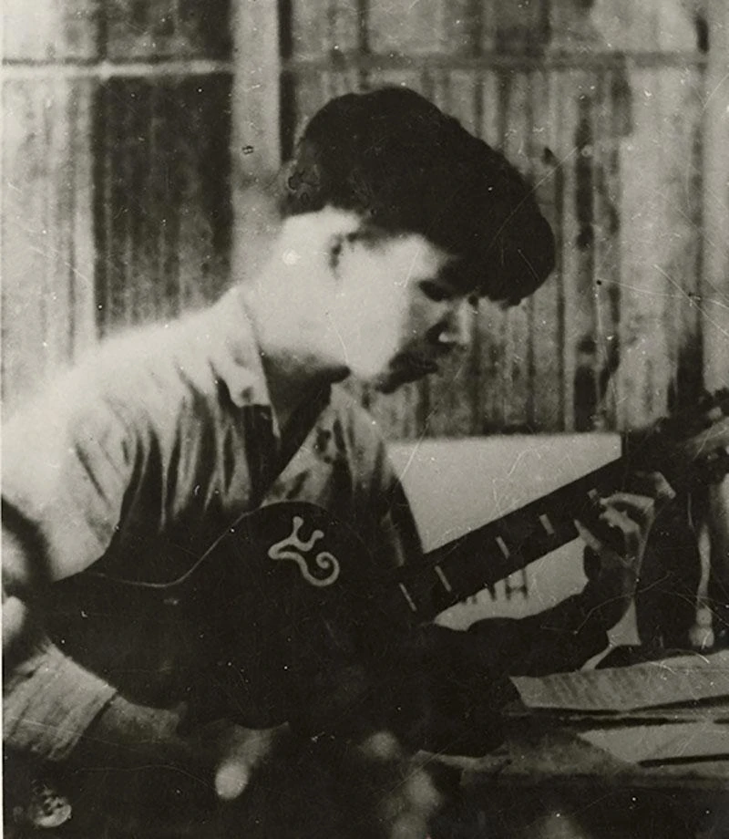 Nhạc sĩ Văn Cao năm 1947. Ảnh: Trần Văn Lưu. (Nguồn: Trung tâm Lưu trữ quốc gia III, Phông Nhạc sĩ Văn Cao)