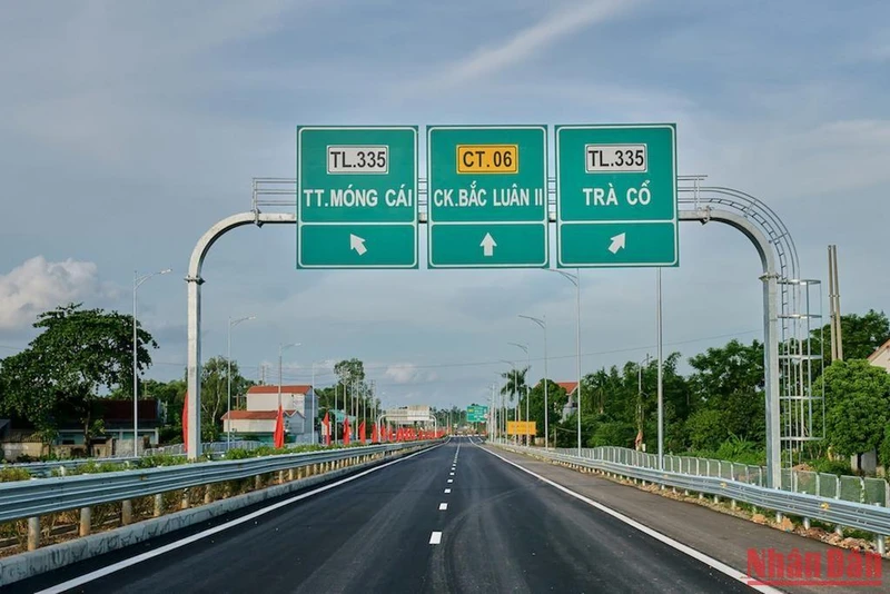 Tuyến cao tốc Vân Đồn-Móng Cái được đưa vào hoạt động từ ngày 1/9/2022.