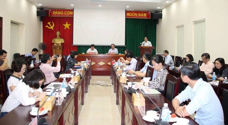 Tọa đàm khoa học Quản trị khủng hoảng truyền thông trong lĩnh vực chính trị-xã hội ở Việt Nam hiện nay, ngày 16/11. (Ảnh: Nhà xuất bản Chính trị quốc gia Sự thật)