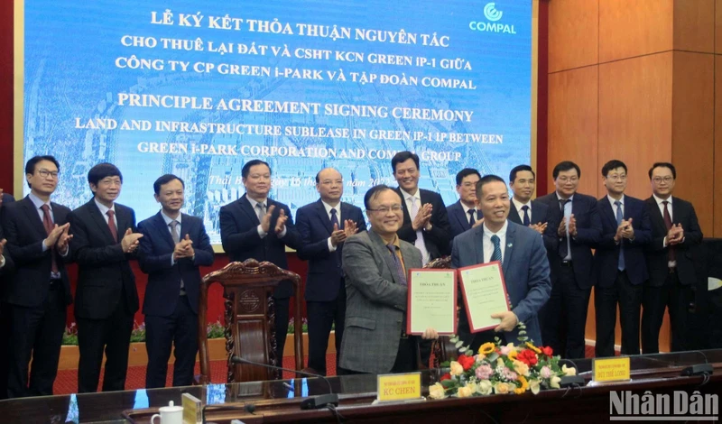 Quang cảnh Lễ ký kết thuê mặt bằng và cơ sở hạ tầng dự án 260 triệu USD tại Thái Bình.