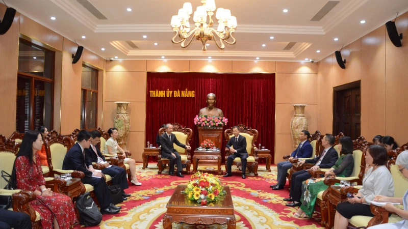 Đại sứ đặc mệnh toàn quyền Trung Quốc tại Việt Nam thăm và làm việc với Thành ủy Đà Nẵng.