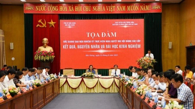 Tọa đàm Bắc Giang nửa nhiệm kỳ thực hiện Nghị quyết đại hội Đảng các cấp.