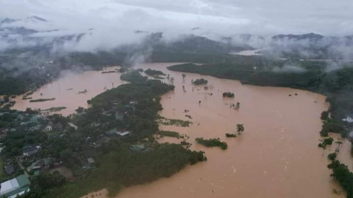 Nghệ An: Huy động lực lượng khắc phục hậu quả mưa lũ ở Quỳ Châu