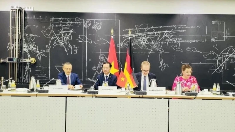 Khoá họp lần thứ ba Ủy ban về hợp tác khoa học-công nghệ Việt Nam-Đức ngày 27/6 tại Berlin. (Ảnh: TTXVN)