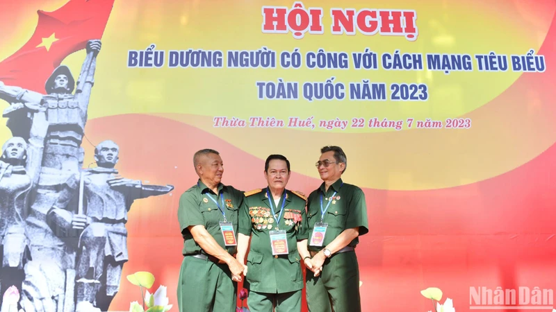 Các đại biểu dự Hội nghị biểu dương người có công với cách mạng tiêu biểu toàn quốc năm 2023. (Ảnh: ĐĂNG KHOA)