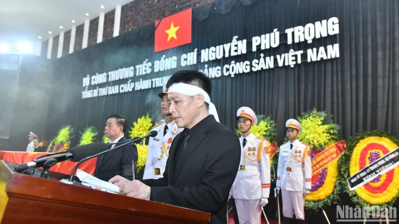 Ông Nguyễn Trọng Trường, đại diện gia đình Tổng Bí thư Nguyễn Phú Trọng gửi lời cảm ơn của gia đình tại Lễ truy điệu. 