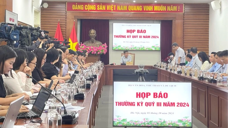 Toàn cảnh cuộc họp báo.