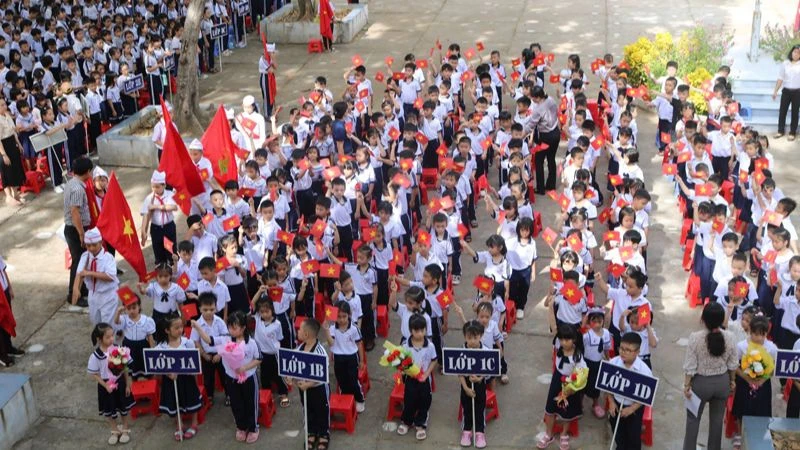 Trường Tiểu học Đài Sơn, thành phố Phan Rang-Tháp Chàm tổ chức tổng duyệt chương trình chuẩn bị cho lễ khai giảng năm học mới 2024-2025 diễn ra vào ngày 5/9. (Ảnh: NGUYỄN TRUNG)