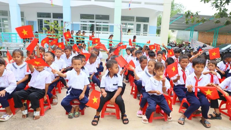 Quang cảnh Lễ khai giảng năm học mới tại Trường tiểu học Phước Trung B, huyện Bác Ái, tỉnh Ninh Thuận (Ảnh: NGUYỄN TRUNG)