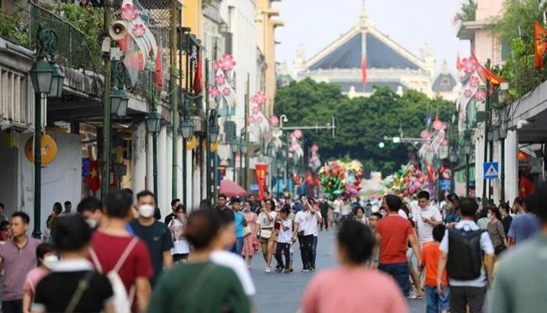 Trong 4 ngày nghỉ lễ, thành phố Hà Nội đón 422.700 lượt khách. (Ảnh: TTXVN)