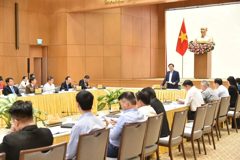 Phó Thủ tướng Lê Minh Khái phát biểu tại cuộc gặp và làm việc với VAA (Ảnh: VGP)