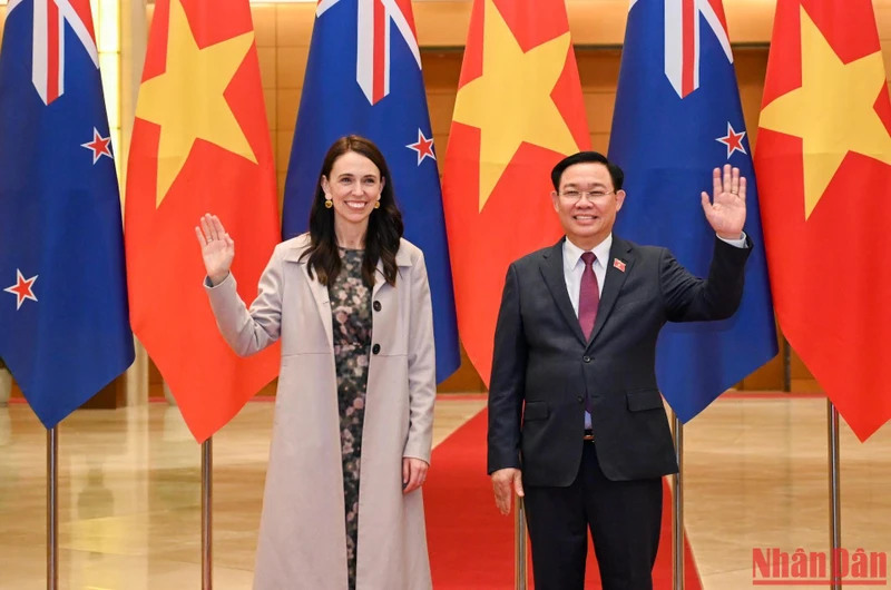 Chủ tịch Quốc hội Vương Đình Huệ và Thủ tướng New Zealand Jacinda Ardern tại buổi tiếp. (Ảnh: Duy Linh) 