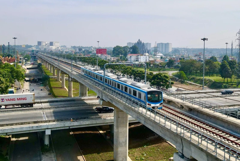 Khu vực ga trên cao tuyến metro Bến Thành- Suối Tiên bị mất cắp vật tự, thiết bị
