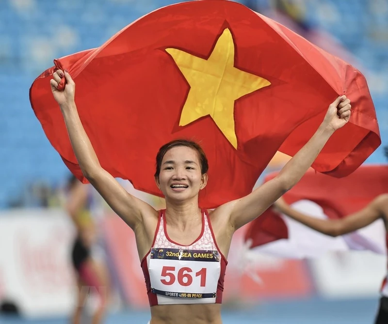Ngày 12/5, Nguyễn Thị Oanh đã xuất sắc đi vào lịch sử của SEA Games khi mang về tấm Huy chương Vàng điền kinh ở nội dung 10.000m nữ. (Ảnh: TTXVN)
