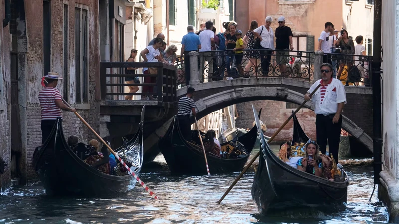 Từ mùa xuân năm sau, Venice sẽ thu phí tham quan với du khách đi trong ngày để giảm tình trạng quá tải du lịch. (Ảnh: REUTERS)