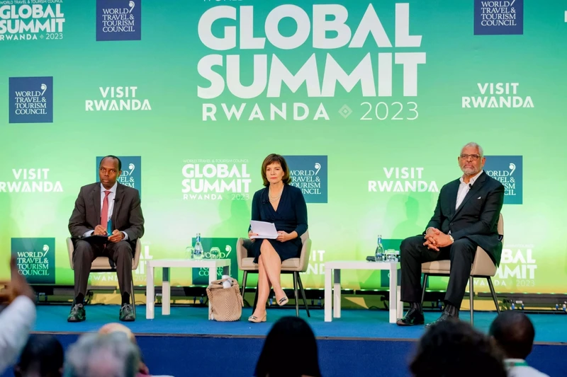 Một phiên thảo luận tại Hội nghị thượng đỉnh lần thứ 23 của WTTC. (Ảnh: The Economic Times)