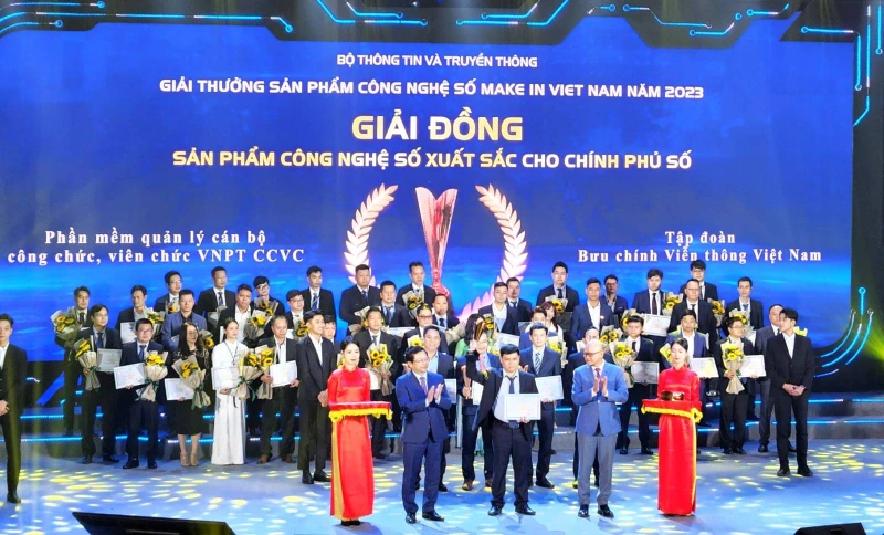 Tập đoàn VNPT có 6 sản phẩm được vinh danh trong TOP 10. 