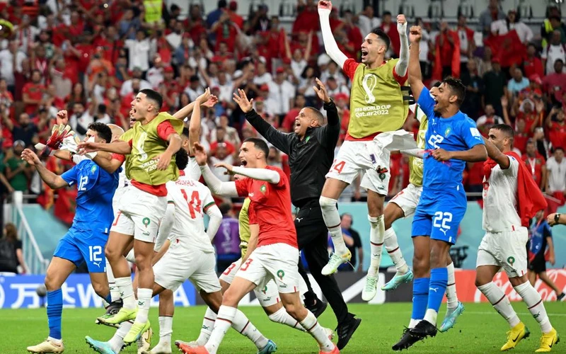 Niềm vui của các cầu thủ Maroc khi lọt vào vòng 1/8. 