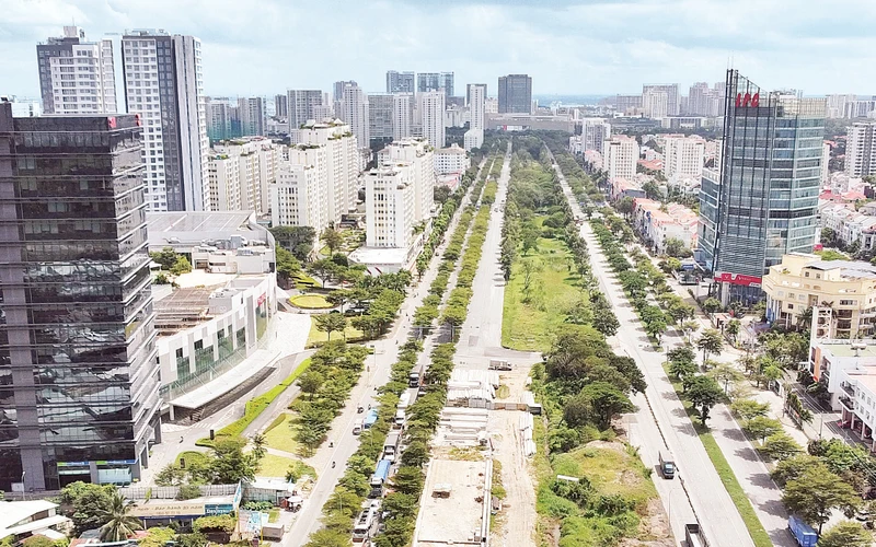 Đại lộ Nguyễn Văn Linh, Thành phố Hồ Chí Minh nhìn từ trên cao. (Ảnh Thế Anh).