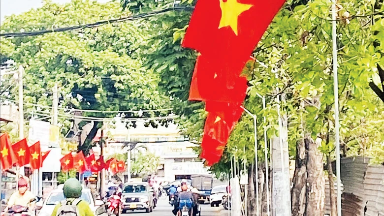 Ra mắt Tuyến đường cờ Tổ quốc - đường số 8 phường Linh Xuân, thành phố Thủ Đức.