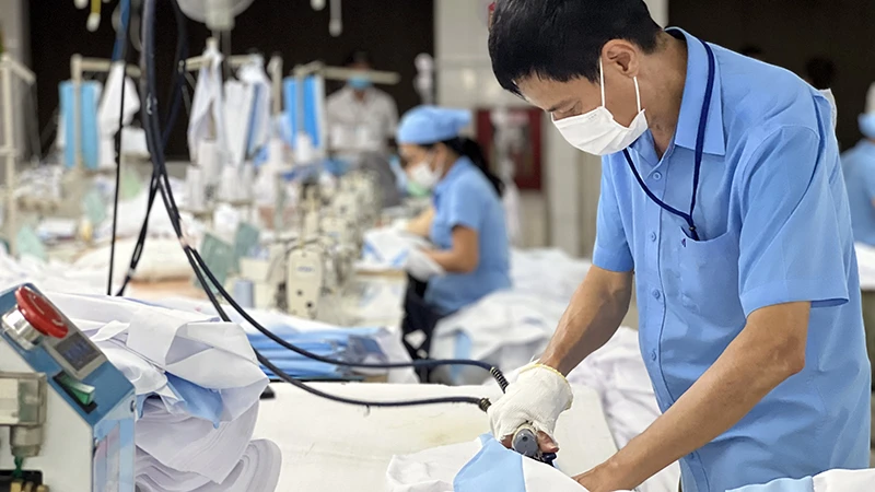 Người lao động Công ty may Hòa Thọ, thành phố Hội An, tỉnh Quảng Nam được bảo đảm các quyền lợi.