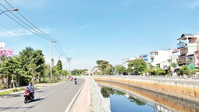 Khu vực kênh Nước Đen được chỉnh trang, thay đổi bộ mặt đô thị và đời sống người dân quận Bình Tân.