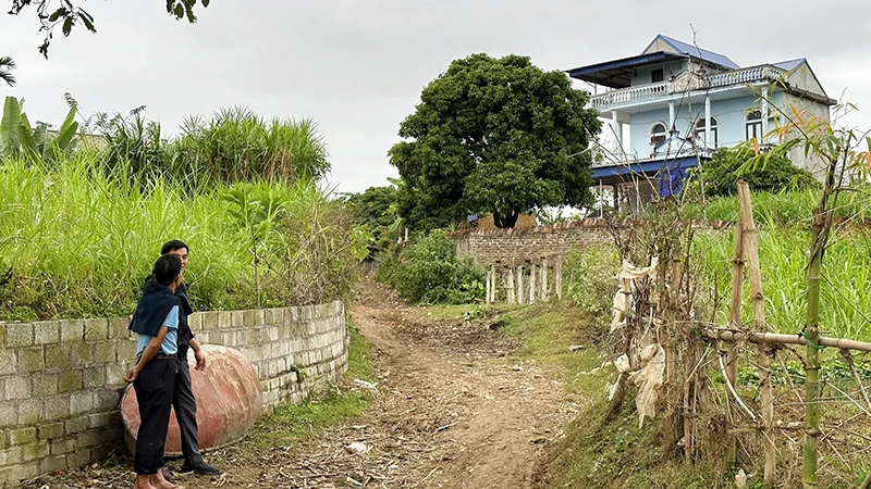 Hàng trăm căn nhà của người dân phường Lương Sơn, thành phố Sông Công được xây dựng từ trước khi có quy hoạch không gian thoát lũ, chứa lũ.