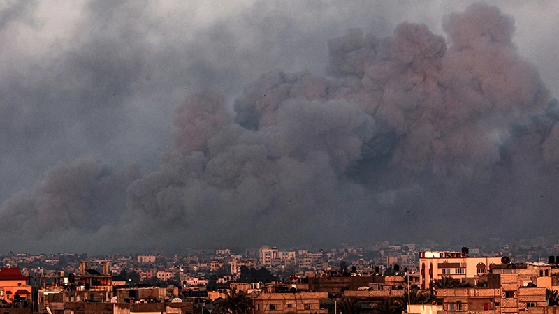 Khói lửa chiến tranh bao trùm Dải Gaza.