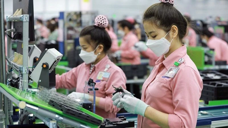 Công nhân sản xuất tại Công ty TNHH Samsung Electronics Việt Nam Thái Nguyên.