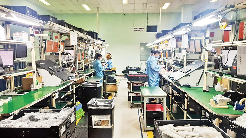 Hoạt động sản xuất của Công ty TNHH Datalogic Việt Nam, Khu Công nghệ cao Thành phố Hồ Chí Minh.
