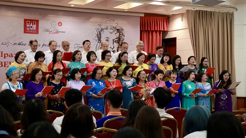 Buổi hòa nhạc kỷ niệm ngày sinh nhà thơ A.S.Pushkin diễn ra tại Hà Nội. (Ảnh do Trung tâm Khoa học và Văn hóa Nga tại Hà Nội cung cấp)