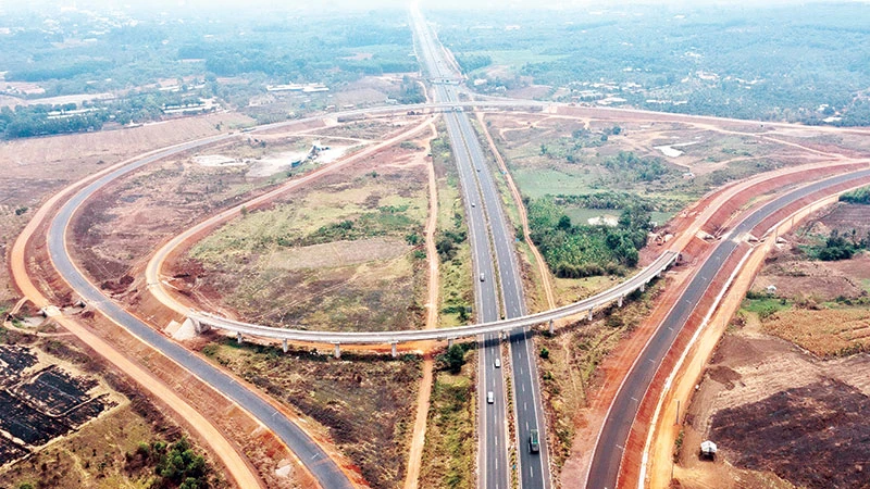 Một nút giao trên tuyến đường cao tốc Phan Thiết-Dầu Giây, đoạn qua địa bàn tỉnh Đồng Nai.