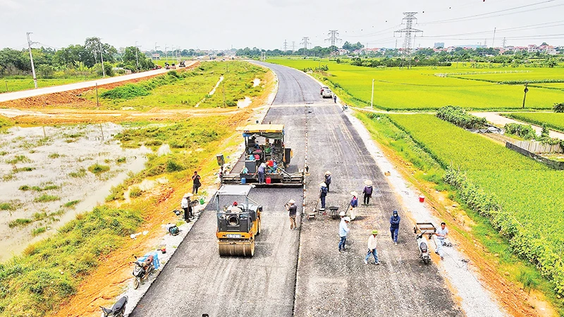 Dự án đường vành đai 4-Vùng Thủ đô đoạn qua Hà Nội đang được thi công bảo đảm tiến độ.