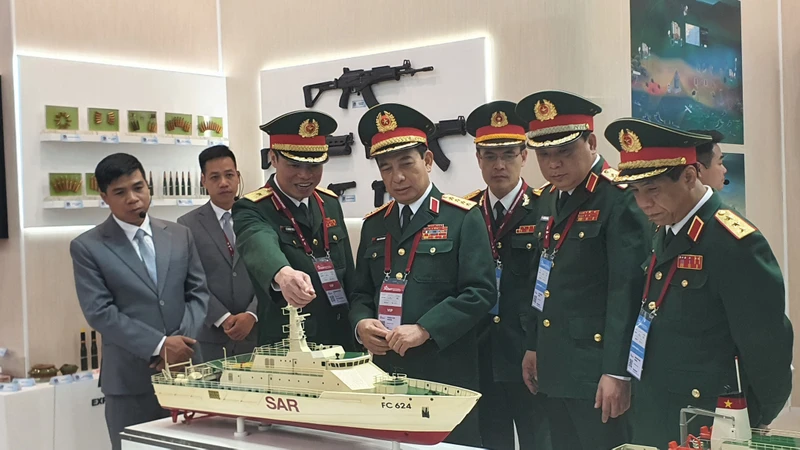 Đại tướng Phan Văn Giang và Đoàn đại biểu cấp cao Bộ Quốc phòng Việt Nam tại Army-2023.
