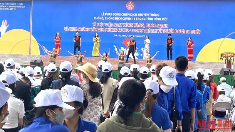 Ủy ban nhân dân tỉnh Đắk Lắk tổ chức lễ phát động Chiến dịch truyền thông phòng, chống dịch Covid-19 trong tình hình mới.