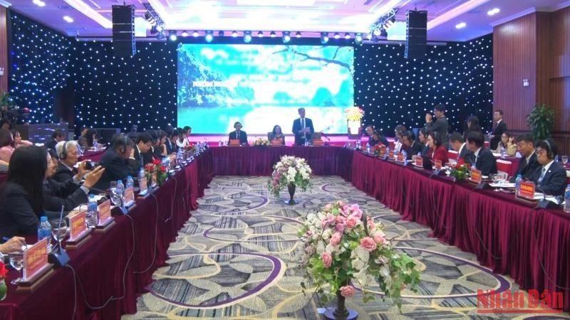 Quang cảnh họp Nhóm Nghị sĩ hữu nghị Nhật Bản-Việt Nam lần thứ 2, tại tỉnh Ninh Bình.