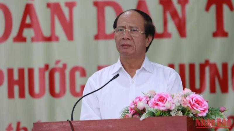 Phó Thủ tướng Lê Văn Thành phát biểu tại ngày hội Đại đoàn kết. 