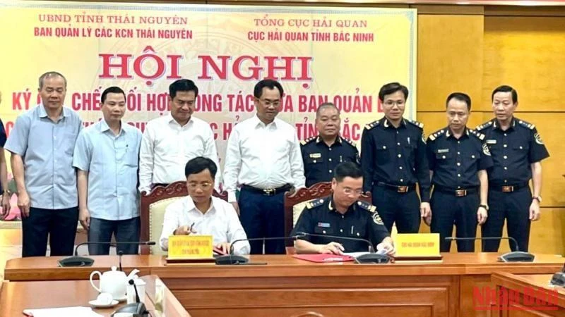Lễ ký kết Quy chế phối hợp công tác giữa Cục Hải quan tỉnh Bắc Ninh và Ban Quản lý các khu công nghiệp tỉnh Thái Nguyên.