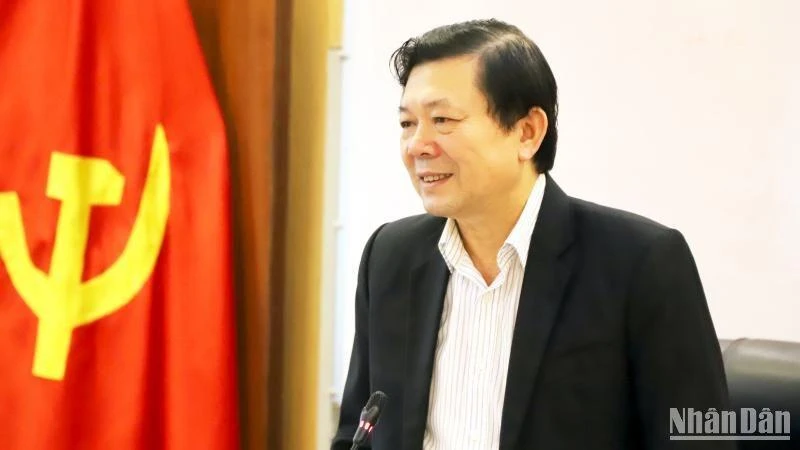 Phó Chủ tịch Ủy ban Trung ương Mặt trận Tổ quốc Việt Nam, Phó Trưởng ban Thường trực Ban Chỉ đạo Hội nghị Nguyễn Hữu Dũng. 