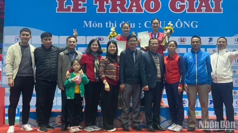 Hai vận động viên Phạm Thị Khánh và Đinh Thị Phương Hồng (tỉnh Thái Bình) giành Huy chương Vàng cầu lông nội dung đôi nữ tại Đại hội thể thao toàn quốc lần thứ 9 năm 2022.
