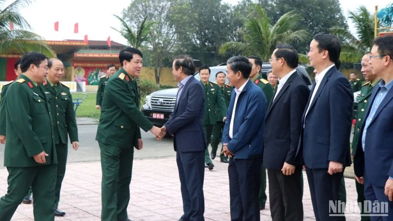 Đại tướng Lương Cường thăm, chúc Tết tại Thừa Thiên Huế.
