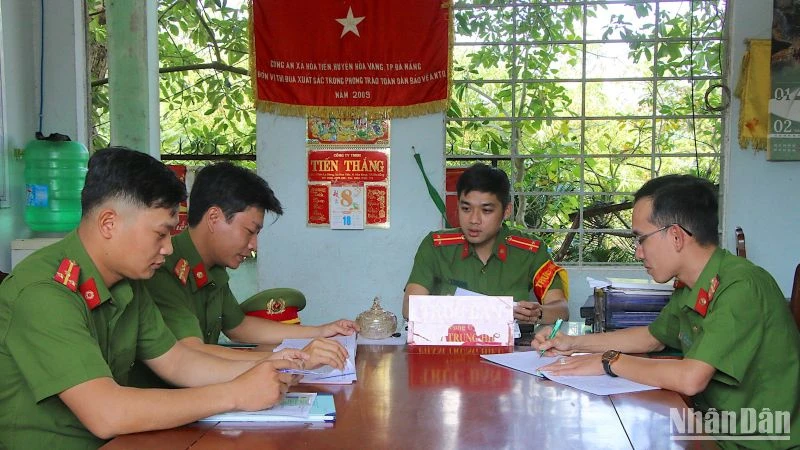 Các chiến sĩ đang công tác tại Công an xã Hòa Tiến, huyện Hòa Vang, thành phố Đà Nẵng.