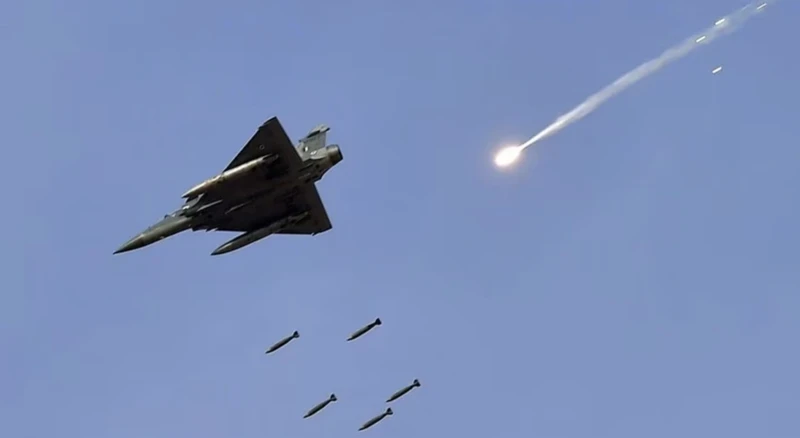 Không quân Ấn Độ phóng thử thành công tên lửa đạn đạo không đối đất Crystal Maze 2. Nguồn: India Today/TTXVN.