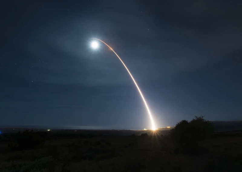 Một vụ thử tên lửa đạn đạo liên lục địa (ICBM) Minuteman III của Mỹ tại căn cứ không quân Vandenberg, bang California ngày 5/2/2020. Ảnh: AFP/TTXVN.