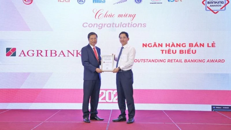 Agribank được vinh danh "Ngân hàng bán lẻ tiêu biểu".