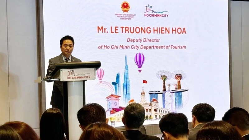 Ông Lê Trương Hiền Hòa, Phó Giám đốc Sở Du lịch Thành phố Hồ Chí Minh phát biểu tại hội thảo. (Ảnh Đỗ Vân/TTXVN)