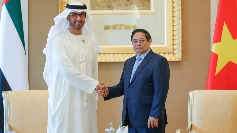 Thủ tướng Phạm Minh Chính tiếp ông Saltan Bin Ahmed Al Jaber, Bộ trưởng Công nghiệp và Công nghệ cao, CEO Tập đoàn Dầu khí Quốc gia Abu Dhabi. (Ảnh: Nhật Bắc/VGP) 